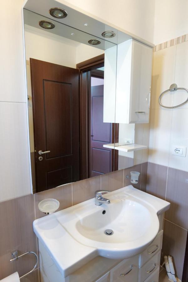 Kristal Apartments Ksamil Ngoại thất bức ảnh